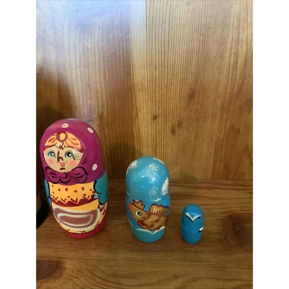4 PC. Russian Nesting Dolls, Hand Painted Collectible‎ Nesting Dolls